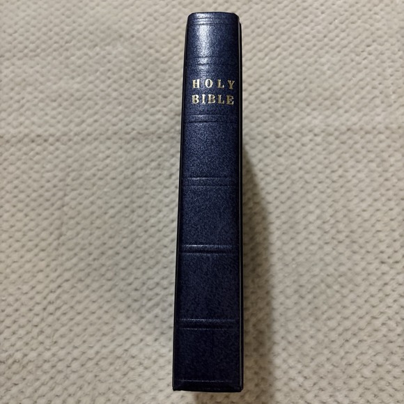 Holy Bible Placed by the Gideons In Memory Edition Prayer Hardcover Blue - Picture 7 of 11